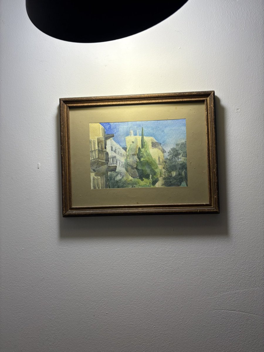 •קפה נעימה חיפה•

יתרונות: נקי, יש נייר, יש נייר לניגוב ידיים
חסרונות: המראה קטנה מדי
ניטרלי אבל חשוב: מאחורי האסלה היה וילון שמאחוריו היה חדר אחורי חשוך. זה קצת הפחיד אותי אבל הוסיף לאווירה.

9.5/10