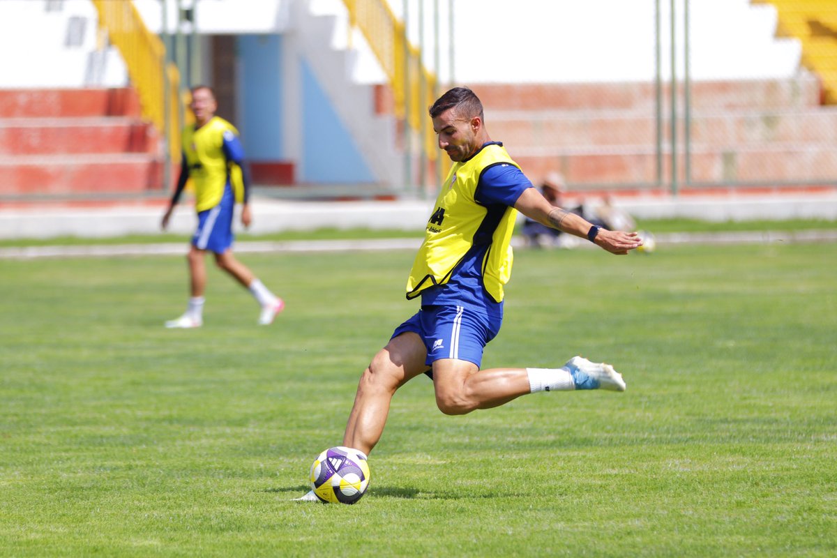 Dale tiempo al tiempo, no hay recompensa sin trabajo duro, ni oportunidad sin críticas, verás que estabas en lo cierto al ser valiente y tomar la decisión correcta… 

#valiente #seguridad #confianza #resiliencia #trabajo #tiempoaltiempo #recompensa #lucha #sueño #futból