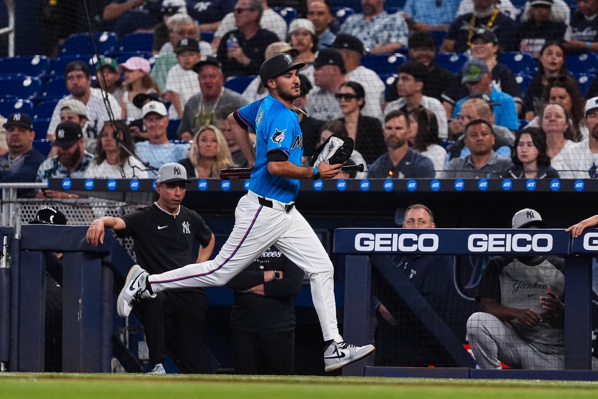 loanDepot park tweet media