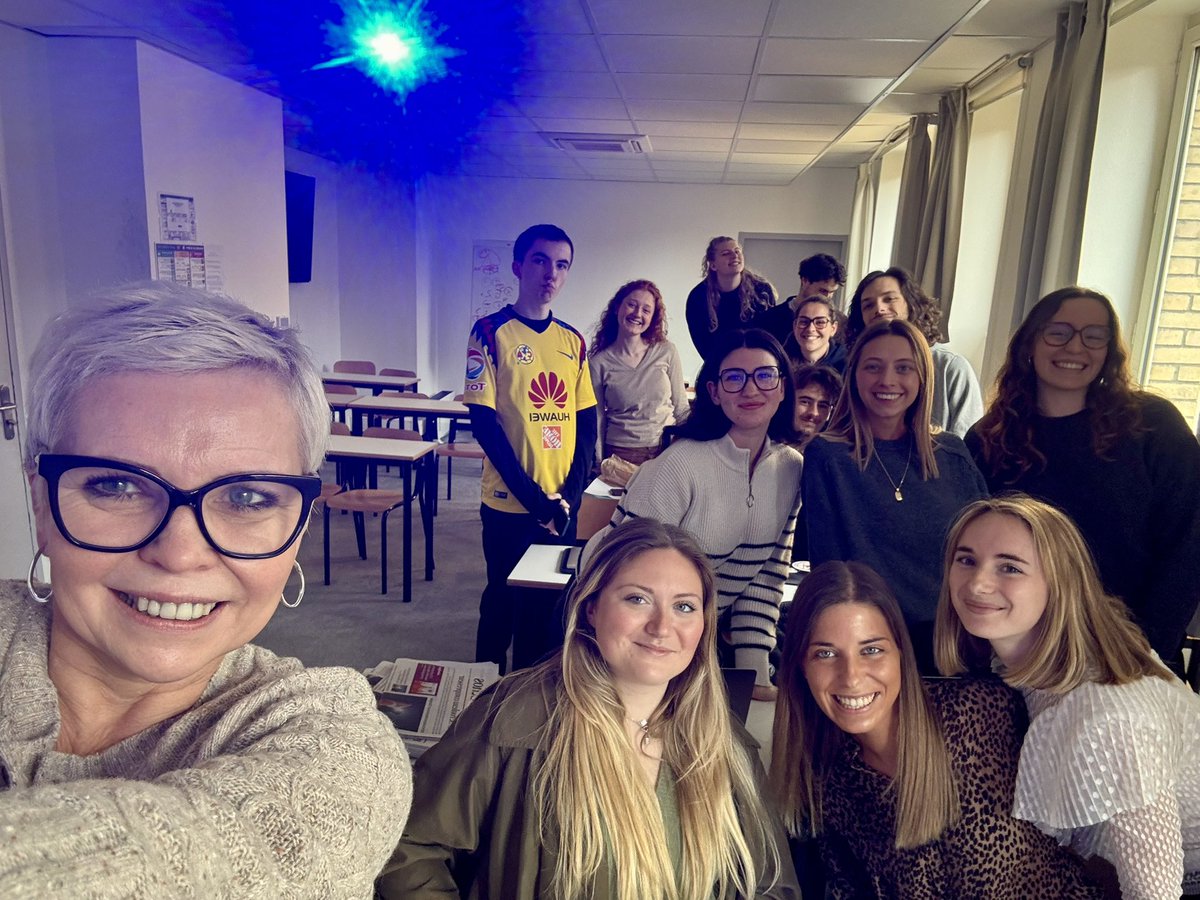 carolinangelini's tweet image. 👨‍🎓👩‍🎓
Clap de fin aujourd’hui avec la promo Sport Business Master2 de l’@EFAP_ ! 
On a parlé « image de l’athlète «  …

Des étudiants curieux et talentueux, c’est revigorant ! 

Merci @PierreSDZ pour la confiance ! 🤓