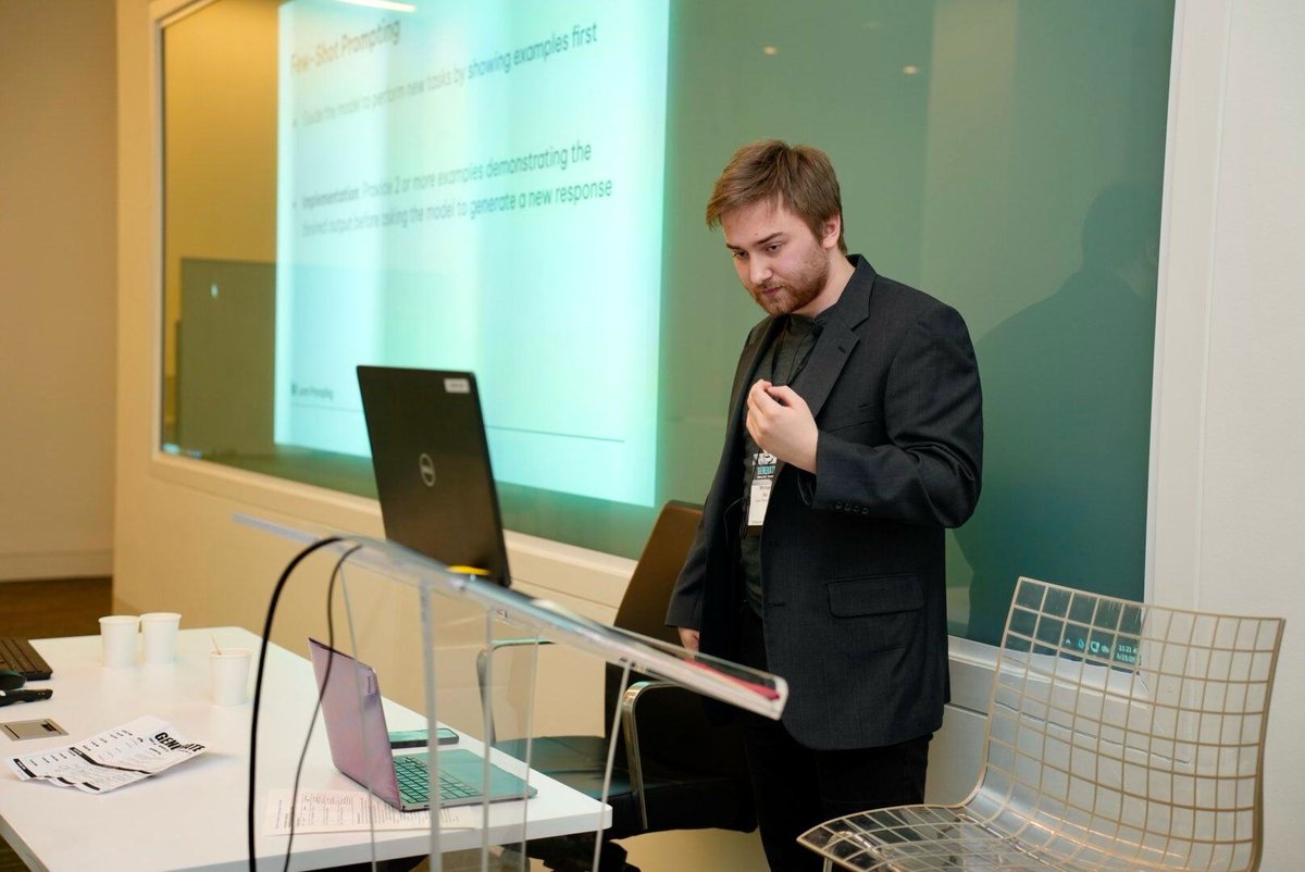 GoModev's tweet image. Learning in progress  ███▒▒▒▒▒▒

GENERATE workshops are underway.

#GNRT #AI #AILearership #PromptEngineering #AgenticAI