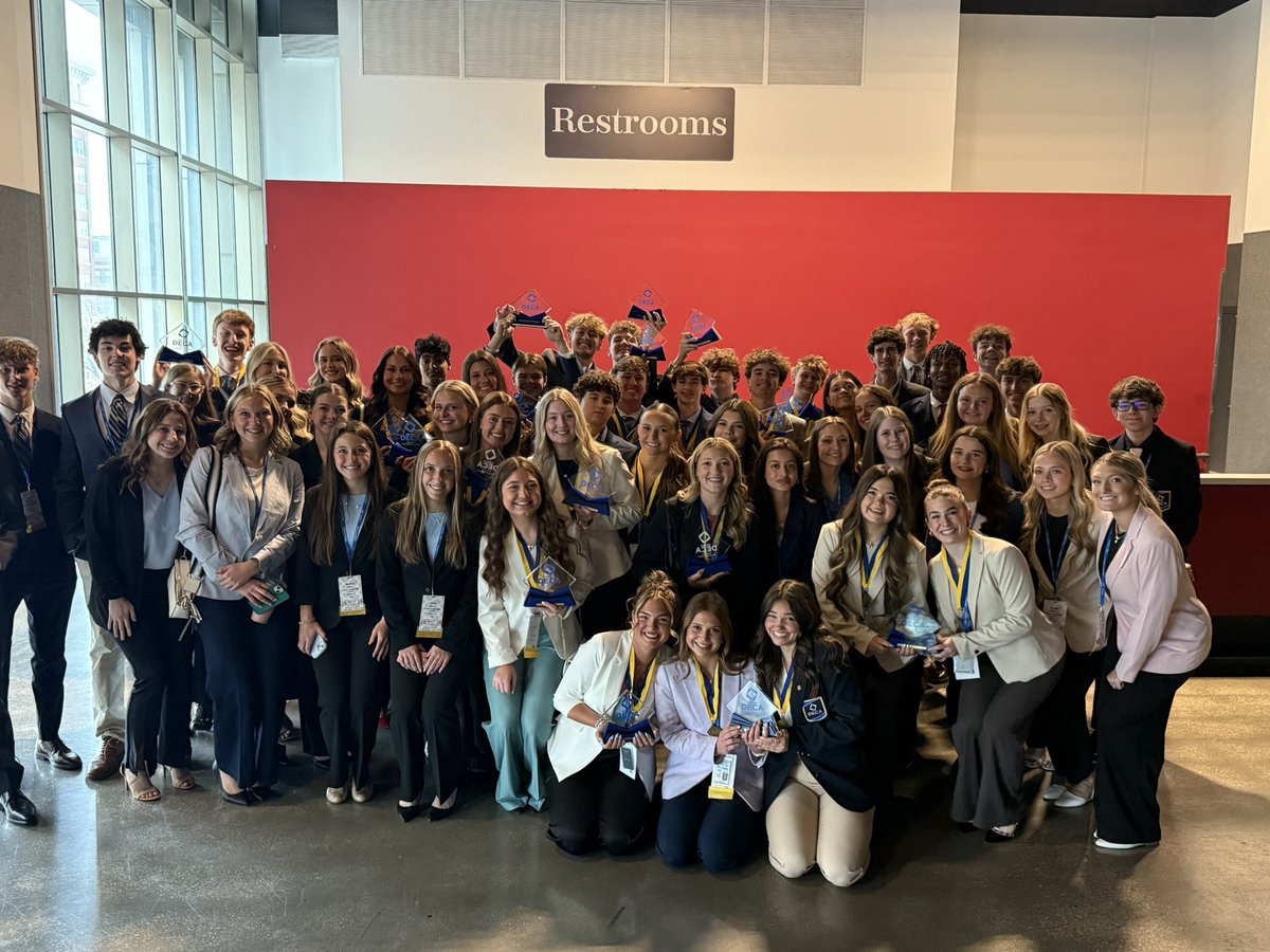 Francis Howell DECA tweet media