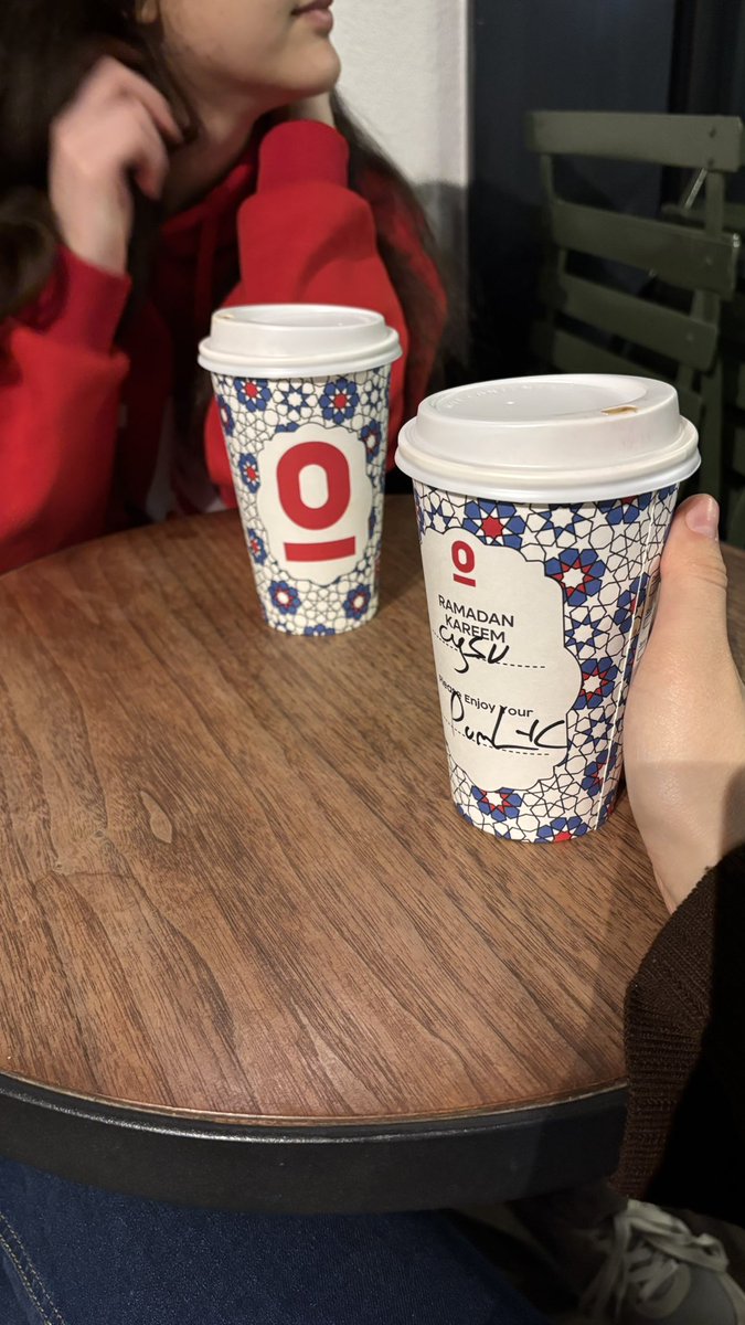1huma_'s tweet photo. #Espressolab 💅🏻😌 https://t.co/7zUm3wKnw4