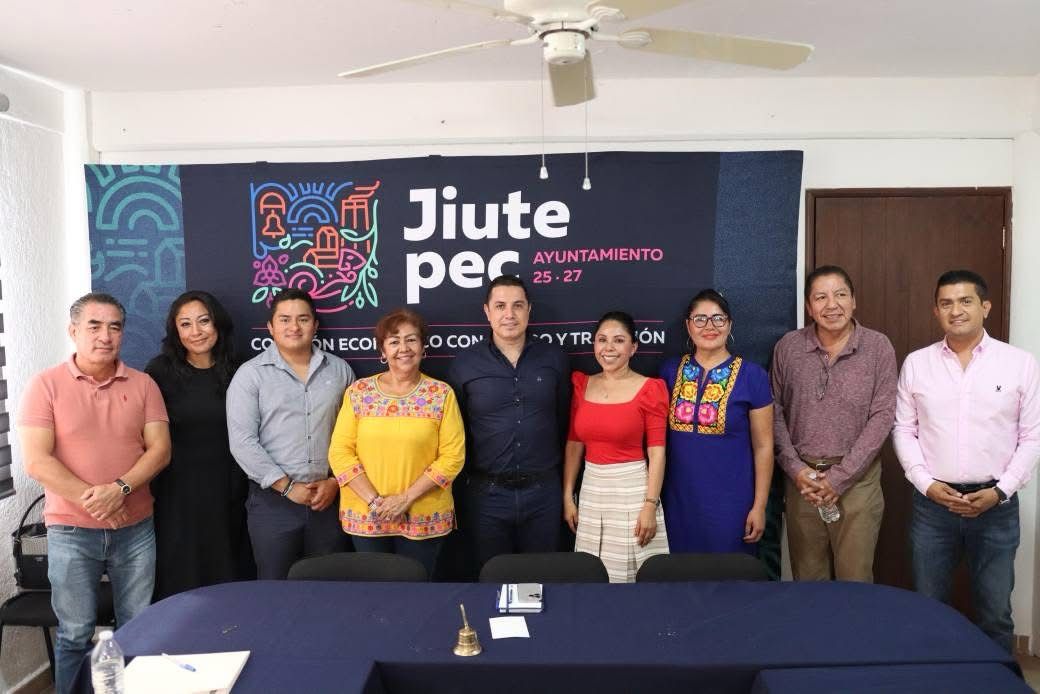 VOMNoticias's tweet photo. 6TA SESIÓN ORDINARIA DE CABILDO EN JIUTEPEC

El Ayuntamiento de Jiutepec que preside Eder Rodríguez Casillas, llevó a cabo la Sexta Sesión Ordinaria de Cabildo, donde aprobaron acciones para el desarrollo del municipio, como la condonación del impuesto predial para la UPEMOR, fortaleciendo la educación superior; convocatorias para la integración del Parlamento Infantil, elección de Delegados Municipales y Presidentes de Consejo de Participación Social y avances en el pago de pensiones por viudez y jubilación y un convenio de colaboración con la Comisión Estatal de Reservas Territoriales, impulsando el desarrollo del municipio.
