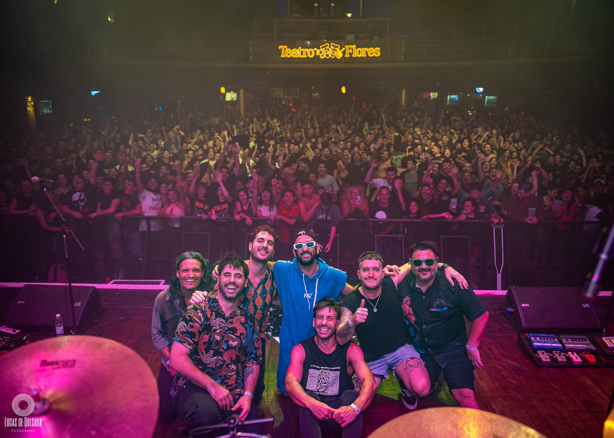 🧨 TREMENDA NOCHE EN FLORES

🔗 instagram.com/p/DHoPG3aOWAI/…