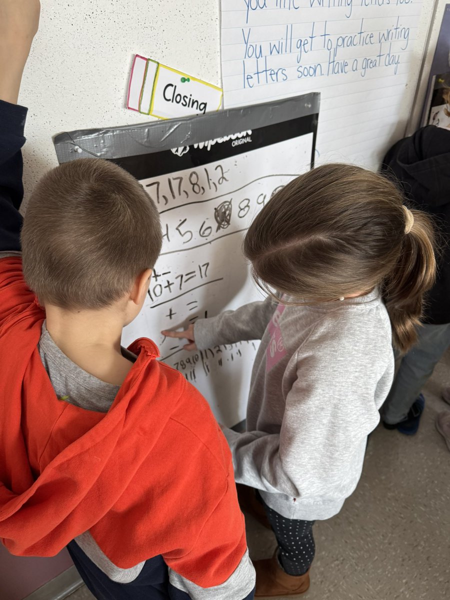 TEC_6650's tweet image. Yesterday Mr. Ryan came into Mrs MacLellan’s Grade 2/3 class to do a Building Thinking Math Task. Students were working together to create expressions.
#SRCEMarchIsMathMonth