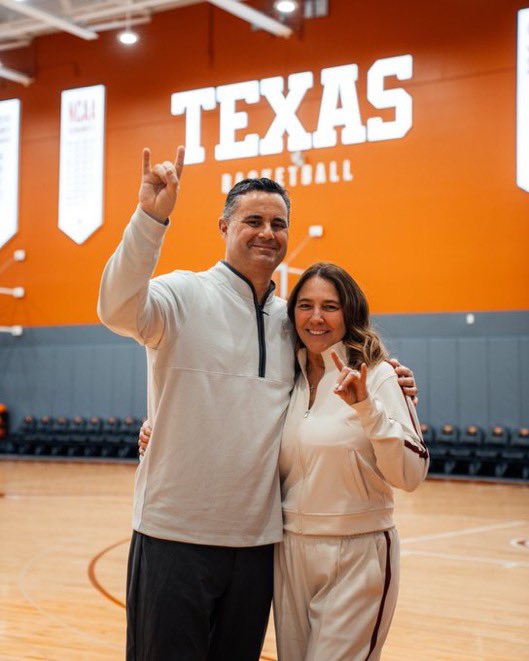 BigEastBuckets_'s tweet image. Imagine someone showed you this photo an hour before Xavier played Texas in the first four.