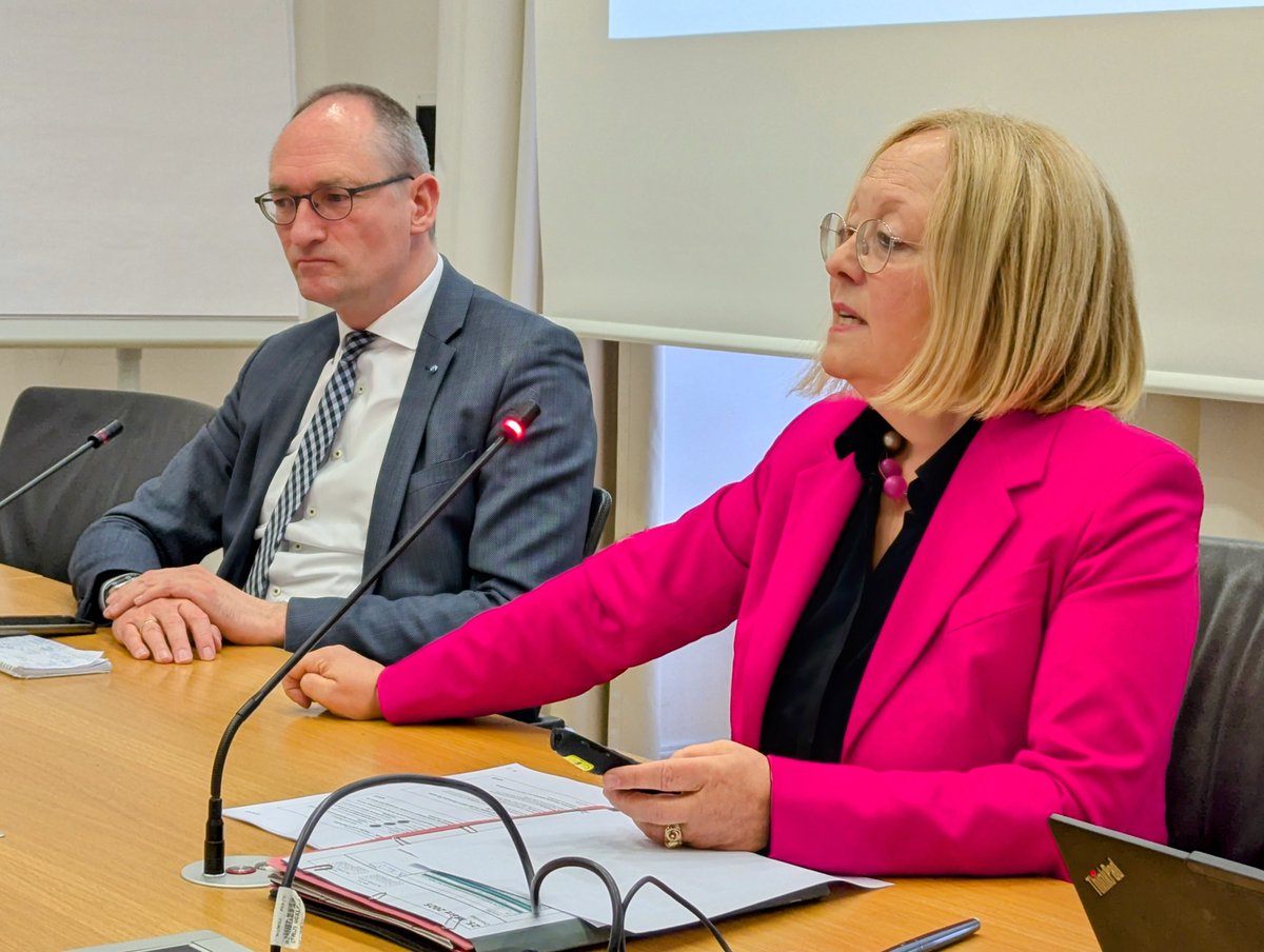 Die #AOKBayern engagiert sich beim Arbeitskreis Gesundheit Pflege und Prävention der CSU-Fraktion. „Wir müssen alle sicheren und sinnvollen Anwendungen nutzen, um die Versorgung effizient und zukunftssicher zu gestalten“, so Vorständin, Dr. Irmgard Stippler