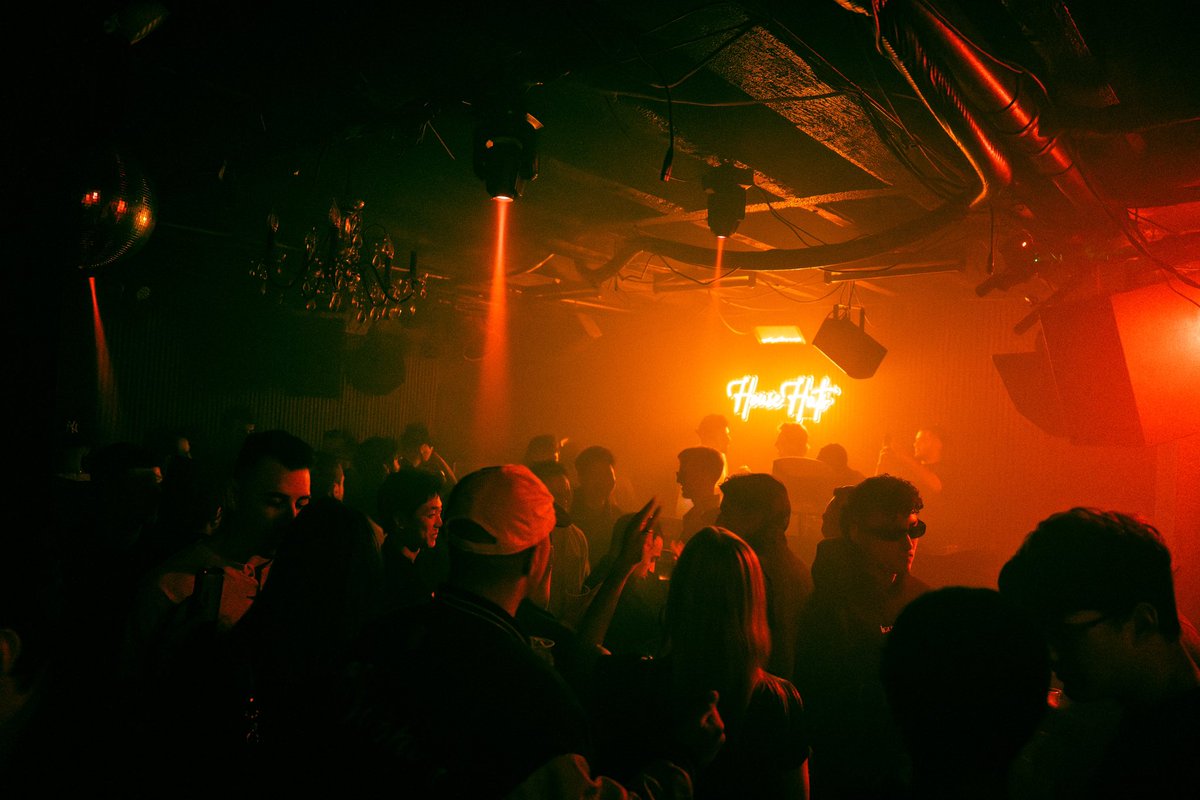 carlospc116's tweet photo. Still not over the @house_hats Andre Zimmer show 2 weeks ago, thanks to all the NYC heads for coming through 🙏🏼 https://t.co/NT6SCbCRXx