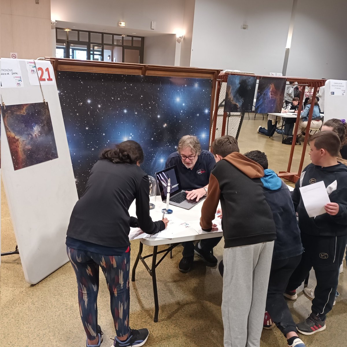 Forum des métiers à destination des élèves de 5eme. Oser, entreprendre, aller au bout de ses  rêves,  rebondir  allier savoir-faire et passion...31 professionnels,  parents et partenaires de l'établissement. 👏 à tous! <a href="/dsden32/">DSDEN32</a> <a href="/farid_djemmal/">Farid Djemmal</a> #parcours