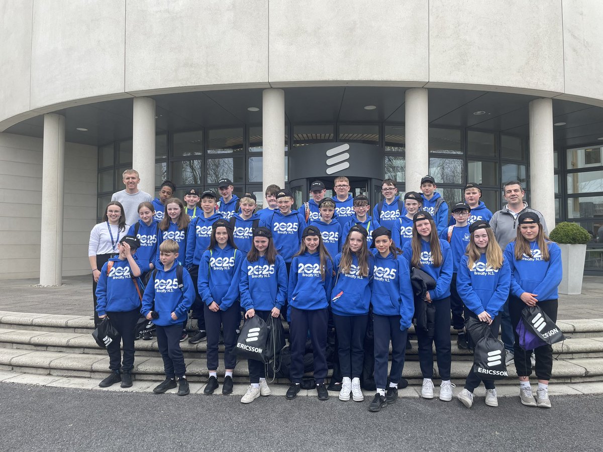 BreaffyNS's tweet photo. Thanks to our former student Eimear O’Brien, Fatma Rhazia & the #Infuse team @ericsson campus Athlone. 6th class had a fantastic site visit. #stem #scratch #microbits #cybersafety
@EngineerIreland @OideTechinEd @CuriousMindSTEM https://t.co/NJ6zvcUypL