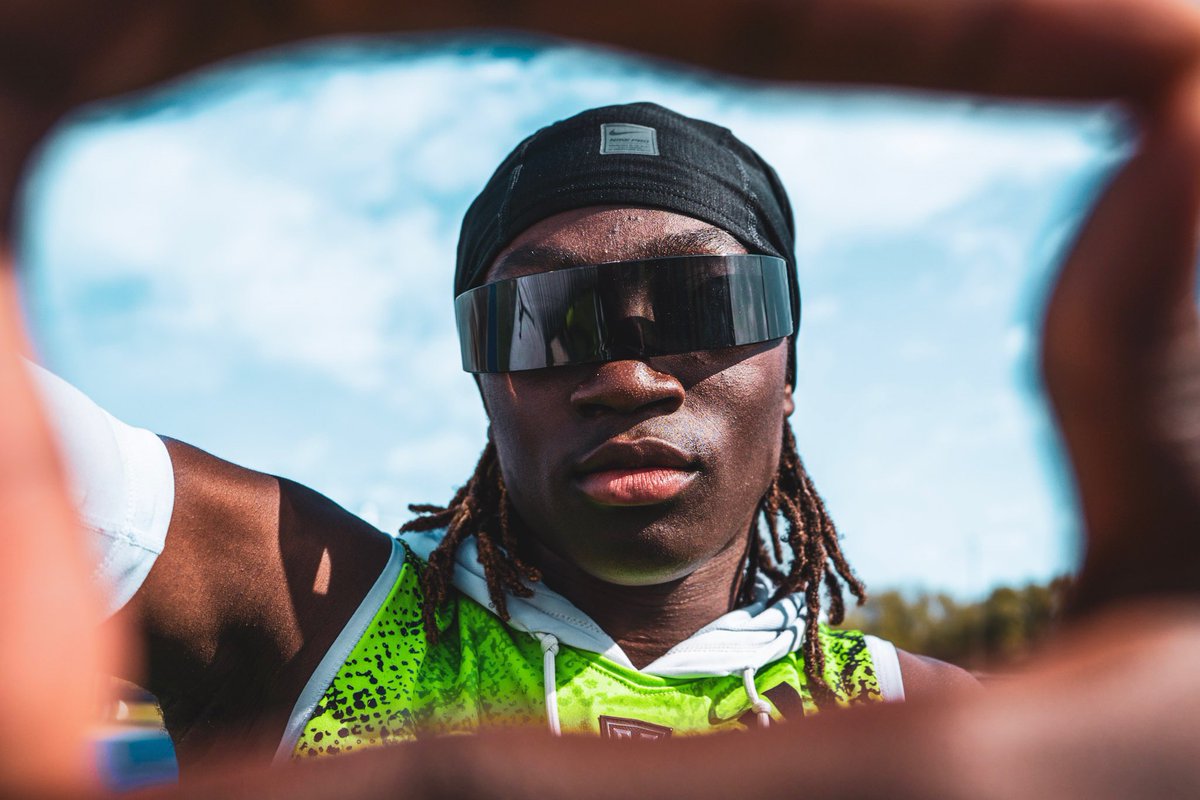 DorianLaw27's tweet image. Bro crashed out like that was gon’ unlock they routes. We had Level82 running routes to nowhere. Energy switched real quick when they couldn’t get separation. @overtime 
#BoxedUp #SilentCoverage #CrashReportFiled #7v7AintTackle #StrapsMakeYouDoThings