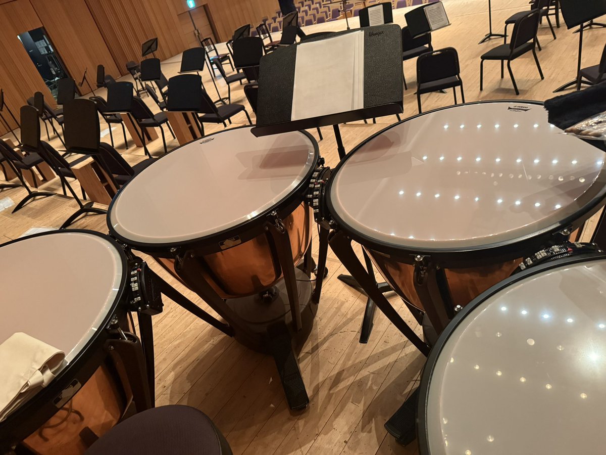 昨日は杉並公会堂でした🥁
大学の先輩後輩に打楽器パートをお願いさせていただき、帰りに3人でご飯行って久しぶりにお話しまくって楽しかった日でした😌
3人での写真撮り忘れた……🤖

そして新しいティンパニマレット買っちゃった🥳💸ｼｺﾞﾄｶﾞﾝﾊﾞﾛｳ