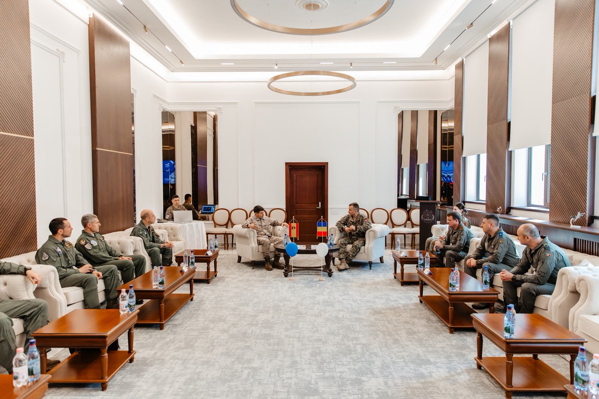 MApNRomania's tweet image. Ceremonia de încheiere a misiunii detașamentului Forțelor Aeriene și Spațiale Spaniole🇪🇸, sosit în luna noiembrie în România, a avut loc astăzi, 25 martie 2025, la Baza 57 Aeriană „Căpitan Aviator Constantin Cantacuzino”, de la Mihail Kogălniceanu🇷🇴.
facebook.com/ForteleAeriene…