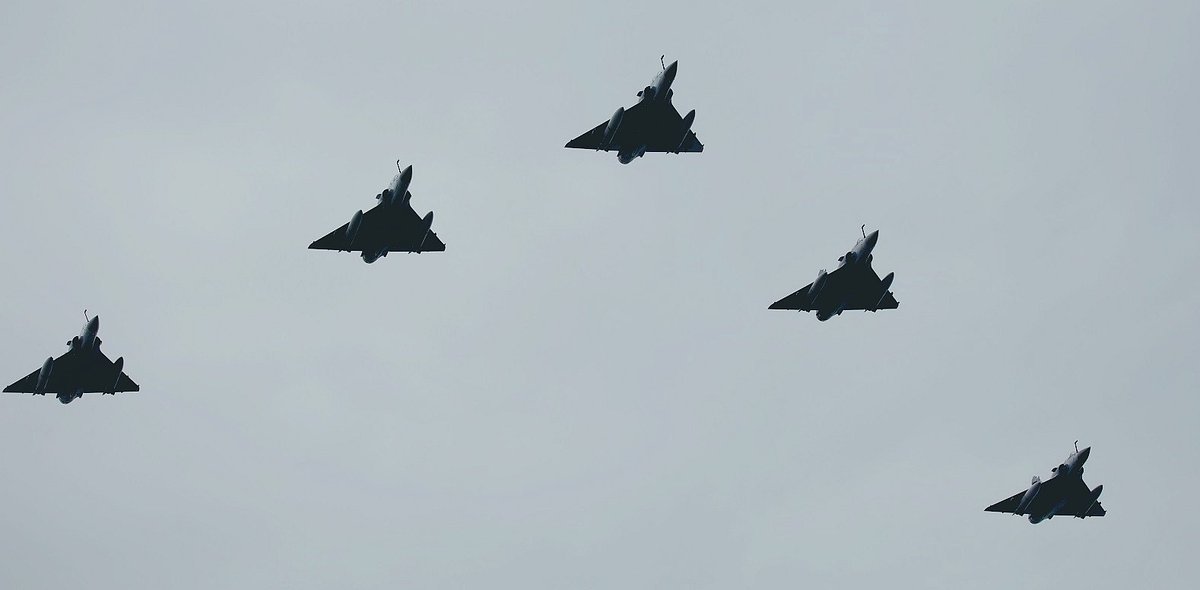 Οι ουρανοί είναι δικοι σας!! Χρόνια Πολλά, καλές προσγειωσεις πάντα!! Στιγμιότυπο από την σημερινή εκδήλωση ένεκα της επετείου της 25ης Μαρτίου του 1821!! #Mirage2000_5 #HAF <a href="/AegeanDeltas331/">AegeanDeltas331®</a>