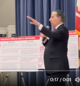 <a href="/saras76/">Sara Rose 🇺🇸🌹</a> Hmm. Wonder why no one is talking about his hand gesture at 0:17