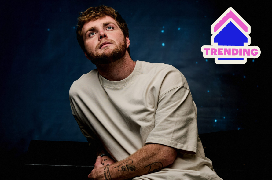 officialcharts's tweet photo. Reigning Singles Chart-topper Alex Warren (@alexwaarren) dominates this week's Official Trending Chart 📈🔥
See the Top 20 in full here: https://t.co/K3DpO3w5EU
#AlexWarren #CarryYouHome #BurningDown https://t.co/iKFEfg13MK