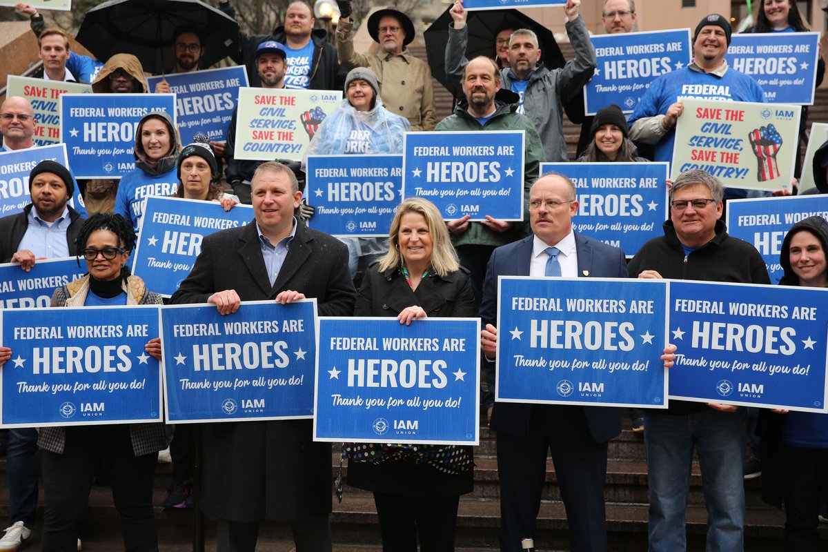 DeptOfWorkers's tweet photo. Thank you federal workers, for all you do for the American people. ❤️ https://t.co/UgEIwaBpNn