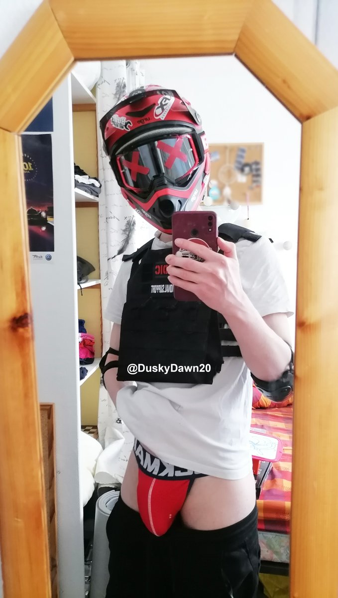 I lowkey find myself pretty hot in this outfit ngl-

Bonus photo➡️Link in bio✨