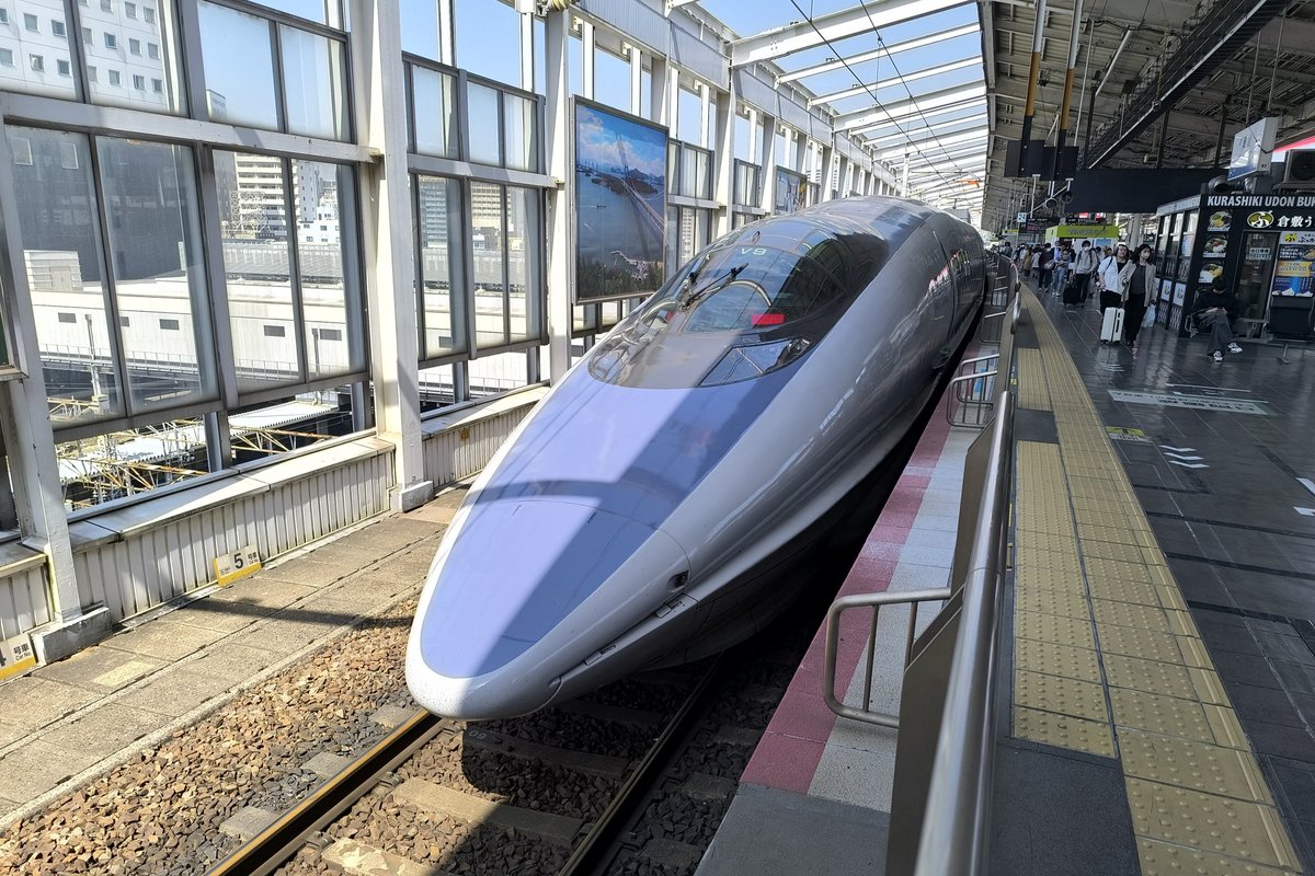 jmlesavions's tweet image. Je ne me lasse pas de la richesse et de la variété des trains au Japon 🤟😱.
#train #japan #Trainspotting #shinkansen
#okayamastation