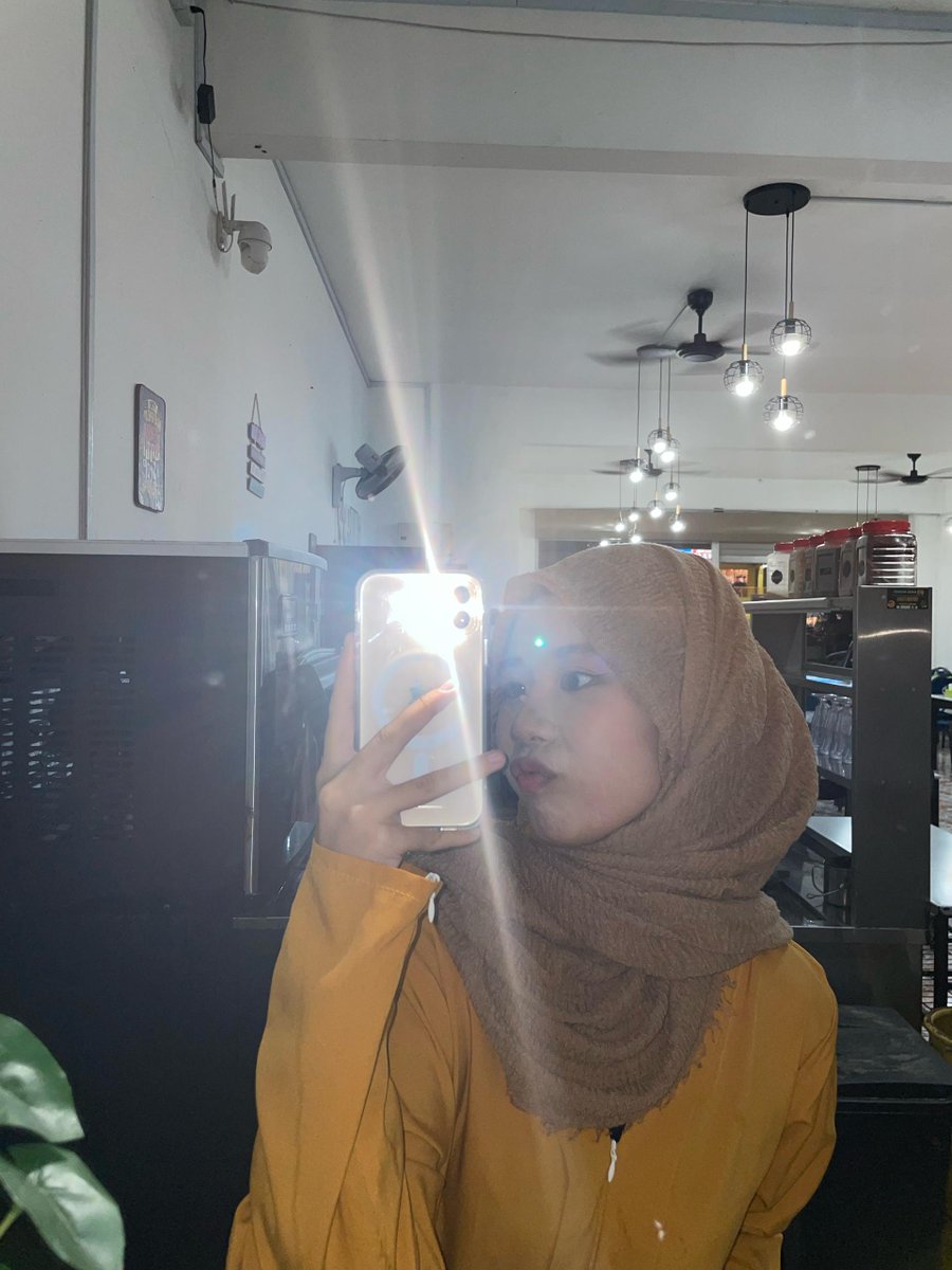 rewnsjun232's tweet photo. PHOTO DUMP TIME KEJE BEFORE CUTI RAYA🤭 https://t.co/5G4h5gMu4I