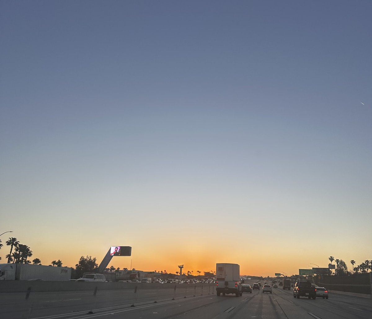 NKaravedas's tweet photo. Morning everyone... have a #TerrificTuesday 😎

#ThatDriveIn #SunRise #Grateful https://t.co/oefTpQLIJl