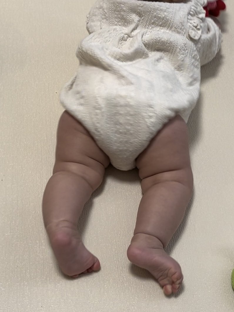ozeblog's tweet photo. 我が子ながら太もものムチムチっぷりがすごい。 https://t.co/h5BizV0cnc