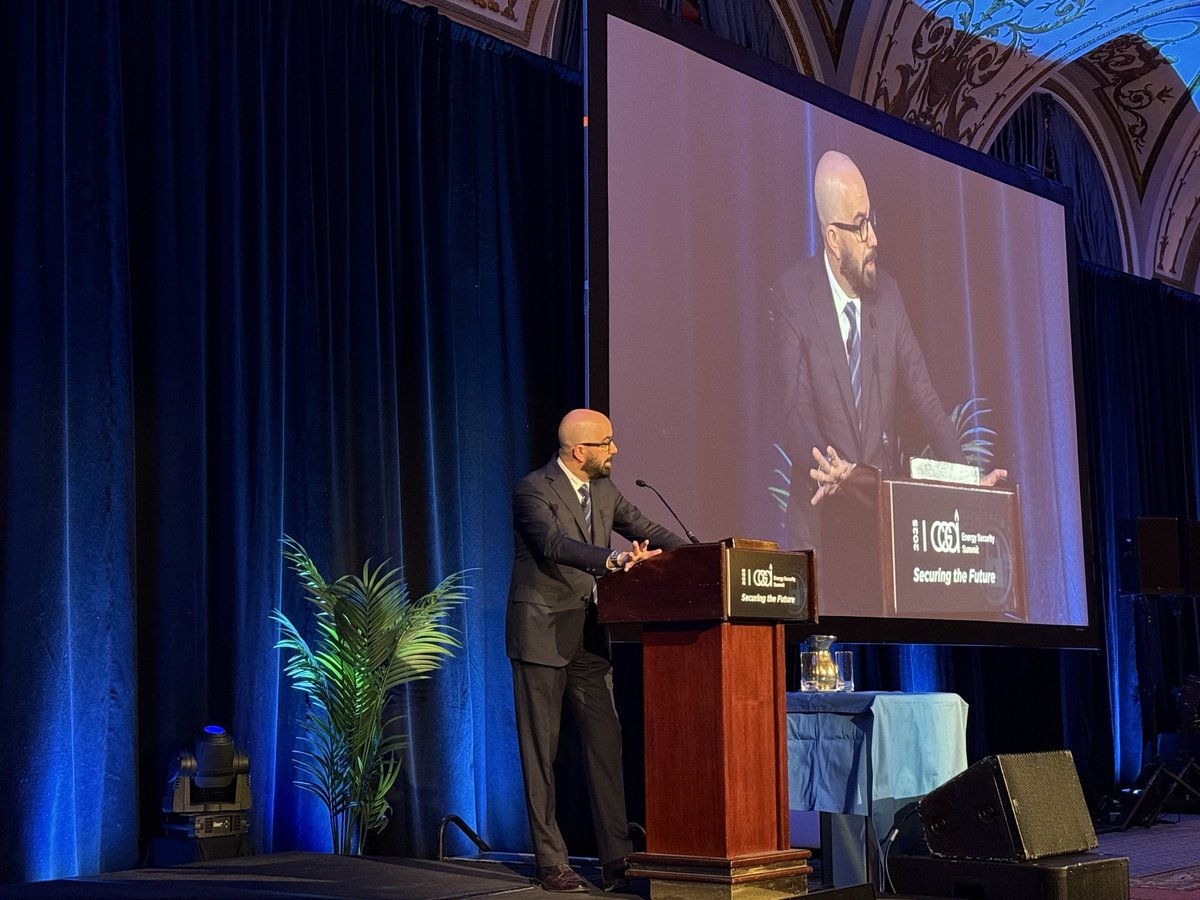 cga_acg's tweet photo. Impressive keynote address at #ESS by Peter Van Praagh (@HFXforum) emphasizing on tapping into Canada’s abundant natural gas reserves in moving the energy security conversation forward, followed by an engaging dialogue with Jason Sharpe (@ATCO Energy Systems).

#CGA #CGAESS #EnergySecuritySummit #EnergySecurity #EnergyInnovation #FutureofEnergy