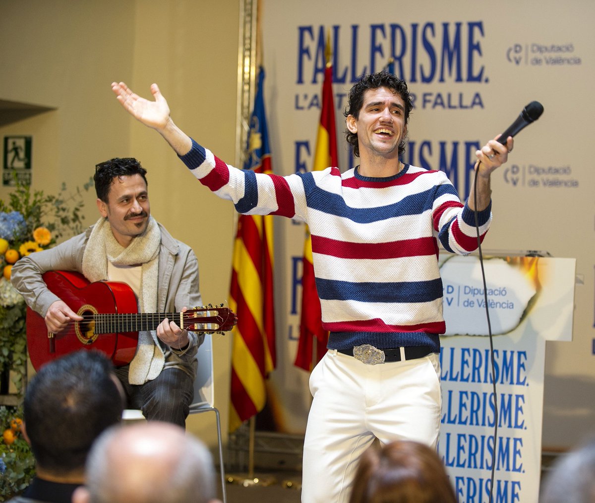 PopBaseCat's tweet photo. 🗞️ La Maria matitza les seues polèmiques declaraciones en Levante

🔥 "Se'm va oblidar que existeix el blavero de Tacho, realment és un símptoma de salut per a la llengua que gent rància com ell cante en valencià" https://t.co/0W2gQbMlmR
