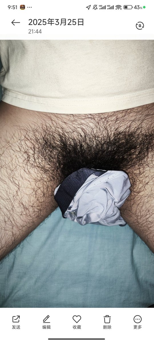 #直男亲爹  #直男资源  #直男原味  太喜欢躺着直男❌我嘴了，因为其他姿势吃带假发好热啊，中途问他能不能摘假发，他说可以，结果摘了他就硬不起来了，让我开空调继续带假发才继续吃起来，吃了二十多分钟他终于🐍啦，看我一直很喜欢闻他原味裤衩子，还送给我了，嘻嘻，帅直男的原味堪比rush.哦🙄