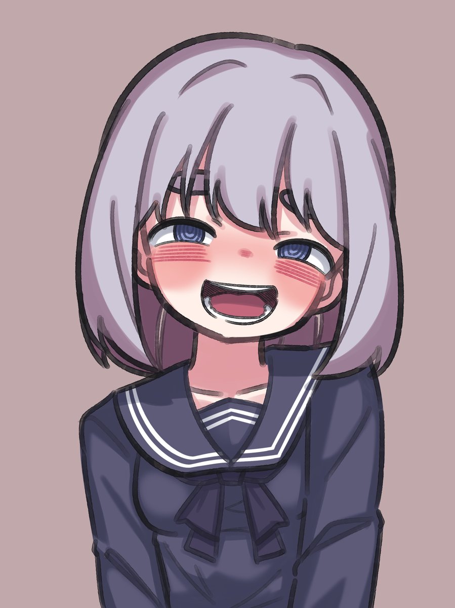 ニヤけ顔が特徴的な女の子 