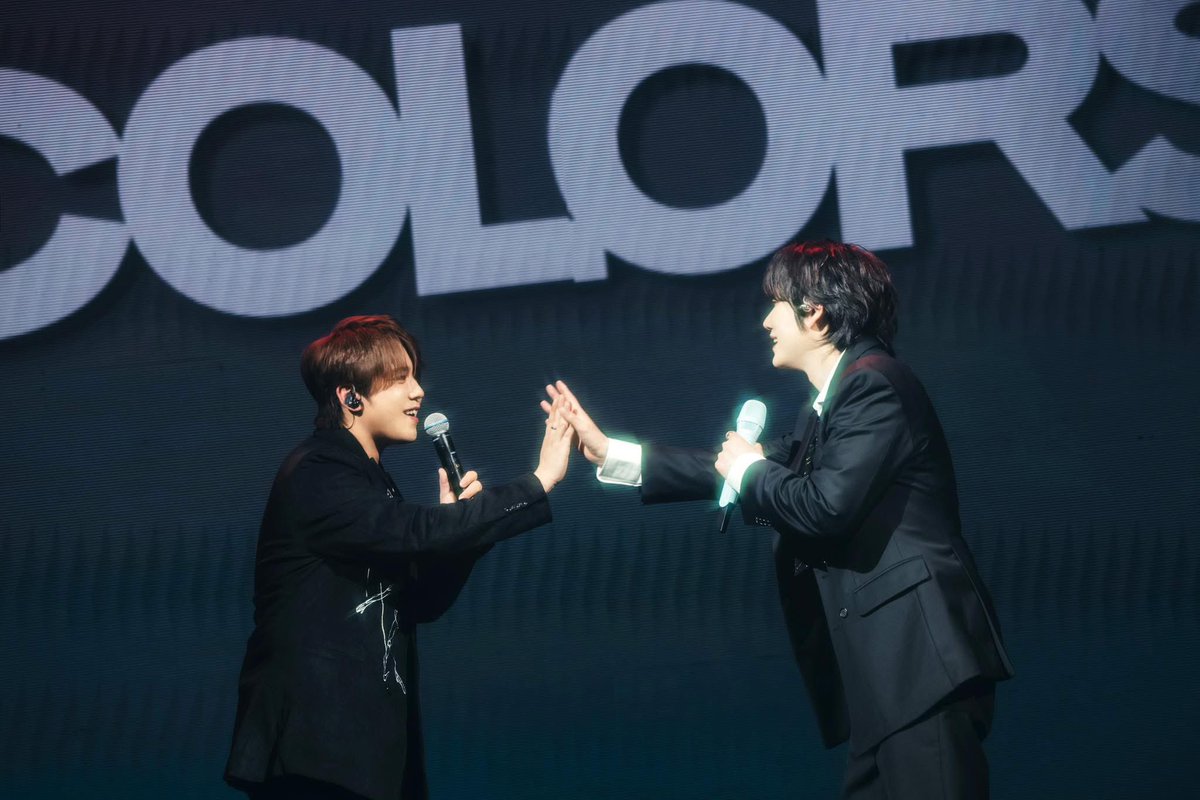 KeungToFocus's tweet photo. [2025.03.22]
KYUHYUN 10th Anniversary Asia Tour 'COLORS' in MACAO

Thanks for inviting Keung To❤️ 
He took about 1 month to learn Korean for the concert🎶 

Photo credit: @StarArena_ 

#KYUHYUN #COLORS #10thAnniversaryAsiaTour 
#Kyuhyun10thAnniversaryAsiaTour 
#KeungTo #姜濤 https://t.co/IAw4vjgeEb