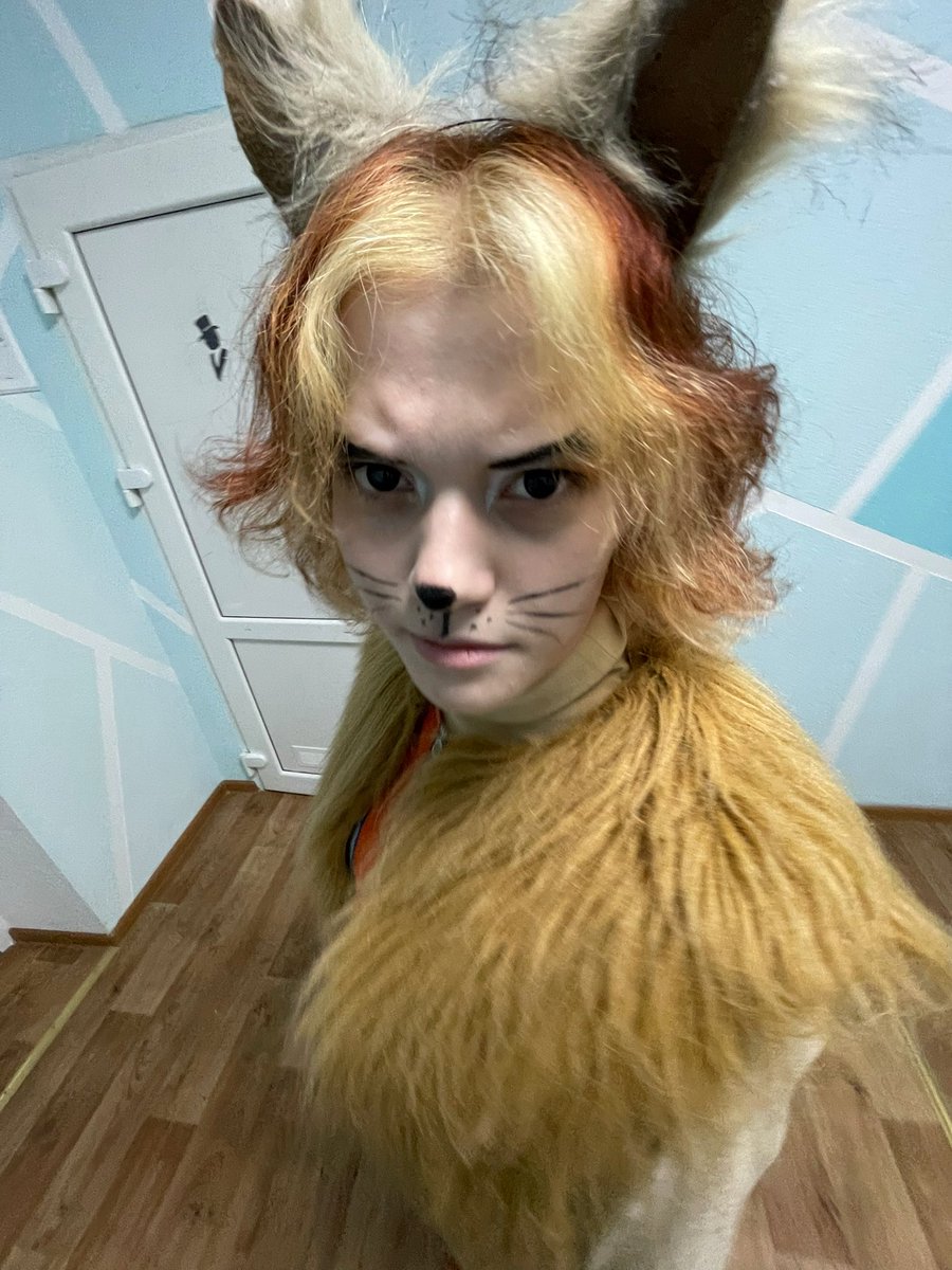 larshead_0's tweet photo. #etoileselcaday

а вообще свт заняли неотъемлимую часть в моей ат жизни и стали островком комфорта😘❤️‍🩹

не мог не поделиться с вами этим недовольным котиком) https://t.co/LHAxPzKx8a