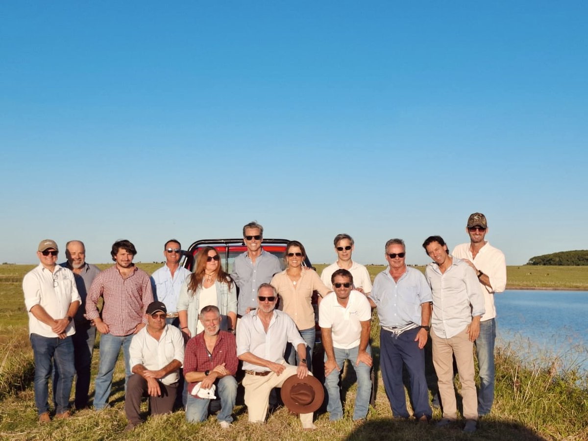 NestersTech's tweet image. ¡Nesters Uruguay ya es una realidad! 🇺🇾

En #Expoactiva, lanzamos oficialmente nuestra comunidad de productores comprometidos con la innovación y tecnología para transformar el agro. ¡El futuro es #Agtech! 🌱💡

#NestersUruguay #Innovación #Expoactiva