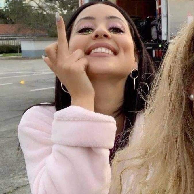 bri tweet media