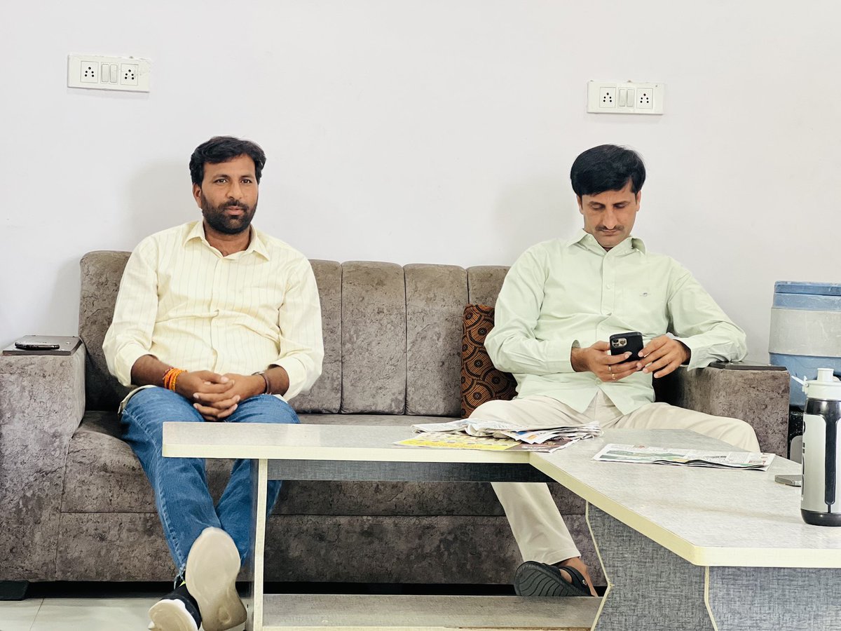 Rohitash Bhadana Shahpura (@rohitashbhdana) on Twitter photo 📍 शाहपुरा
Rk ग्रुप जन सेवा समिति कार्यालय पर विराटनगर के पूर्व विधायक इंद्राज जी गुर्जर पधारे!
#Rk_Group_Shahpura
<a href="/IndrajGurjarinc/">Indraj Gurjar</a> <a href="/MansaRajasthani/">राजस्थानी ताऊ🆗</a> 📍 शाहपुरा
Rk ग्रुप जन सेवा समिति कार्यालय पर विराटनगर के पूर्व विधायक इंद्राज जी गुर्जर पधारे!
#Rk_Group_Shahpura
<a href="/IndrajGurjarinc/">Indraj Gurjar</a> <a href="/MansaRajasthani/">राजस्थानी ताऊ🆗</a>