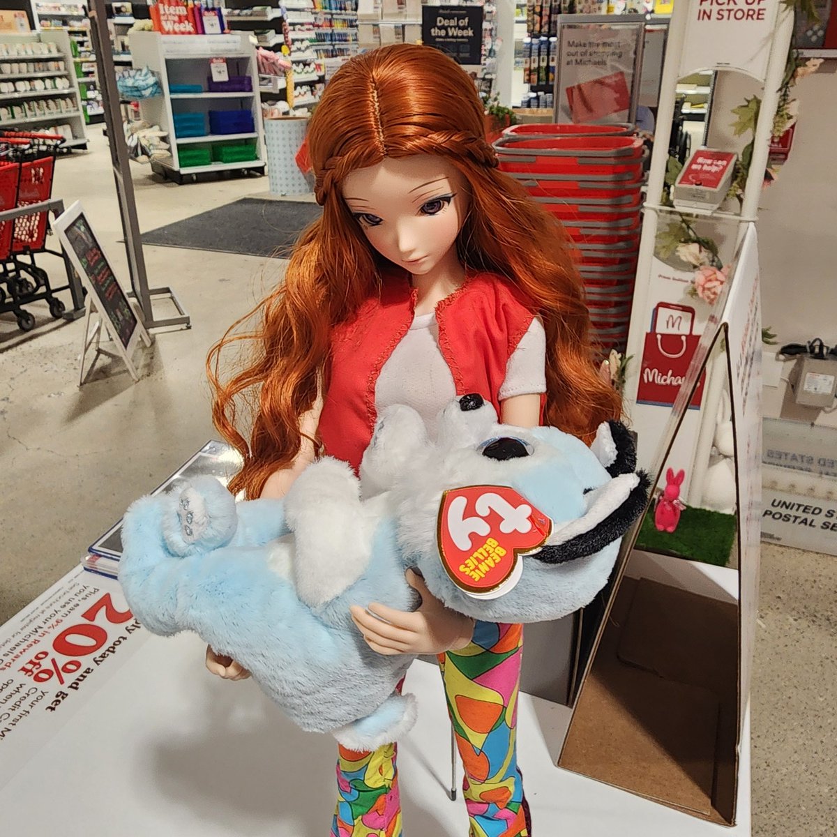 Artemis went and got a job. She even made a friend! 
#smartdoll #smartdollchitoserealityverse