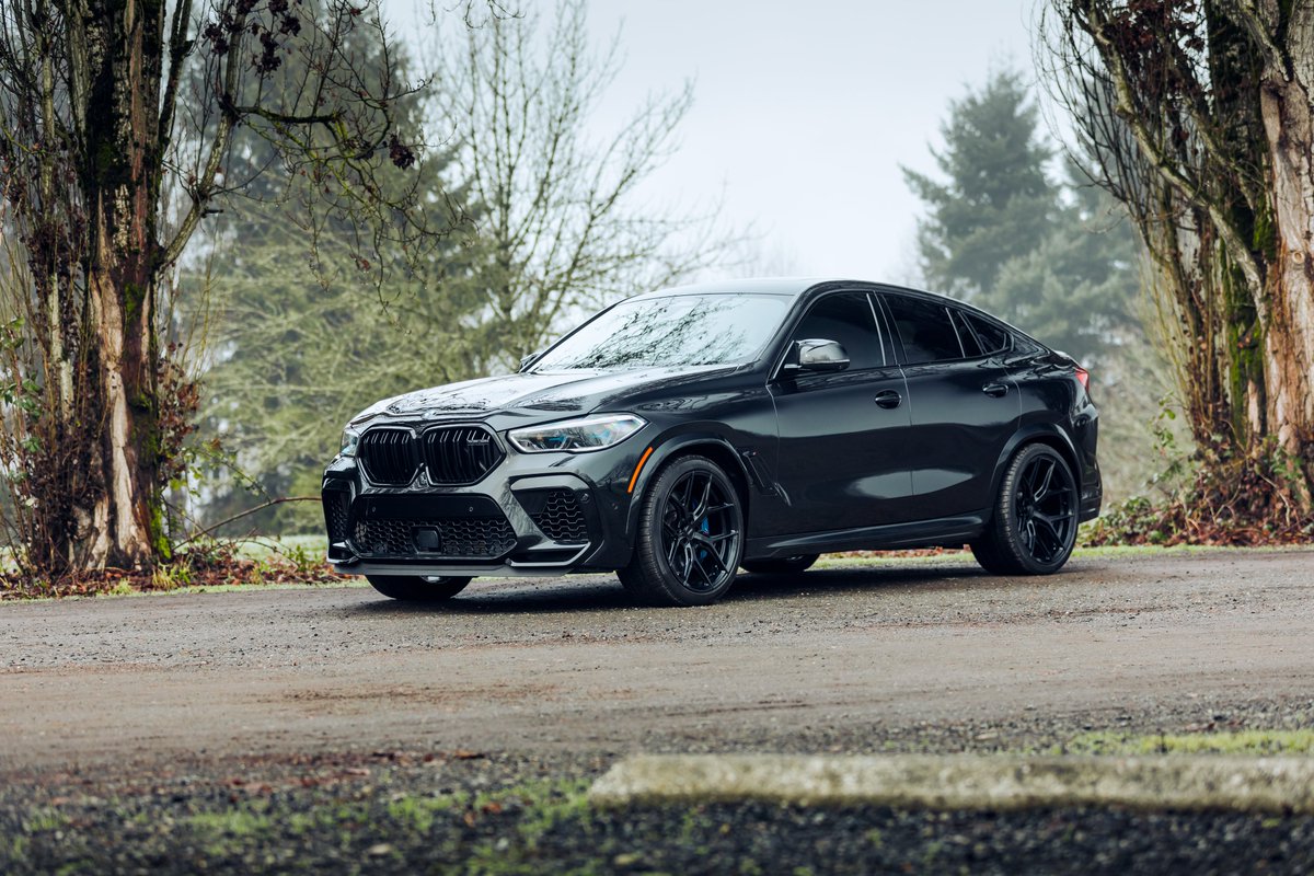 WoyshnisMedia's tweet photo. BMW X6M https://t.co/S1pYN1yPNN