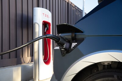 TESLARATI tweet media