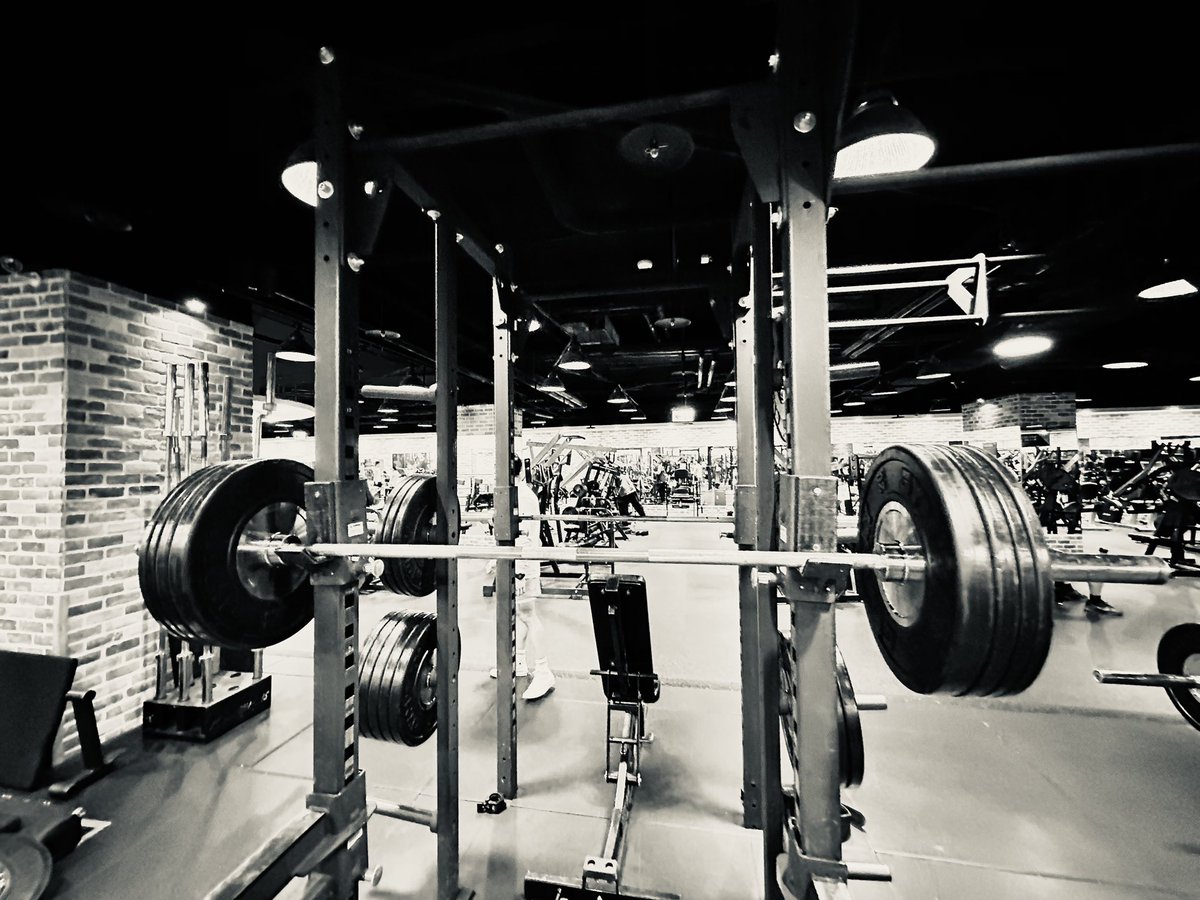 #背槓深蹲 默默的 突破紀錄📝
#60kg 10下（試蹲）🏋️🏋️🏋️
#70kg 10下  #80kg 10下 😀😀😀
#90Kg 10下 #100kg 8下 😅😅😅

#期許 今年能突破 #120kg 💪💪💪
 #帥帥 是不是 #100kg 要使用 #舉重腰帶

#人夫 #健身 #健人🏋️日記