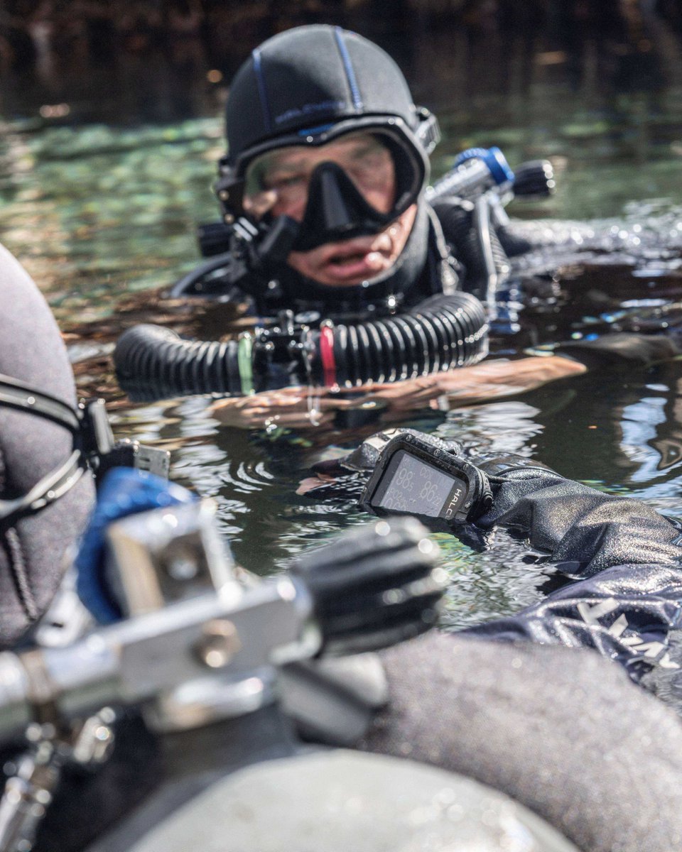 InDepth_Mag's tweet image. 🚨 𝗜𝗻𝘁𝗿𝗼𝗱𝘂𝗰𝗶𝗻𝗴 𝗦𝘆𝗺𝗯𝗶𝗼𝘀 𝗘𝗰𝗼𝘀𝘆𝘀𝘁𝗲𝗺 by @HalcyonDiving: Slim handset, real-time data for pros!  𝗰𝗵𝗲𝗰𝗸 👉 indepthmag.com/meet-the-symbi…

#SymbiosEcosystem #DiveTech #TechDivers #HalcyonTech #DeepDive #indepthmagazine #indepth #indepthmag #rebreather