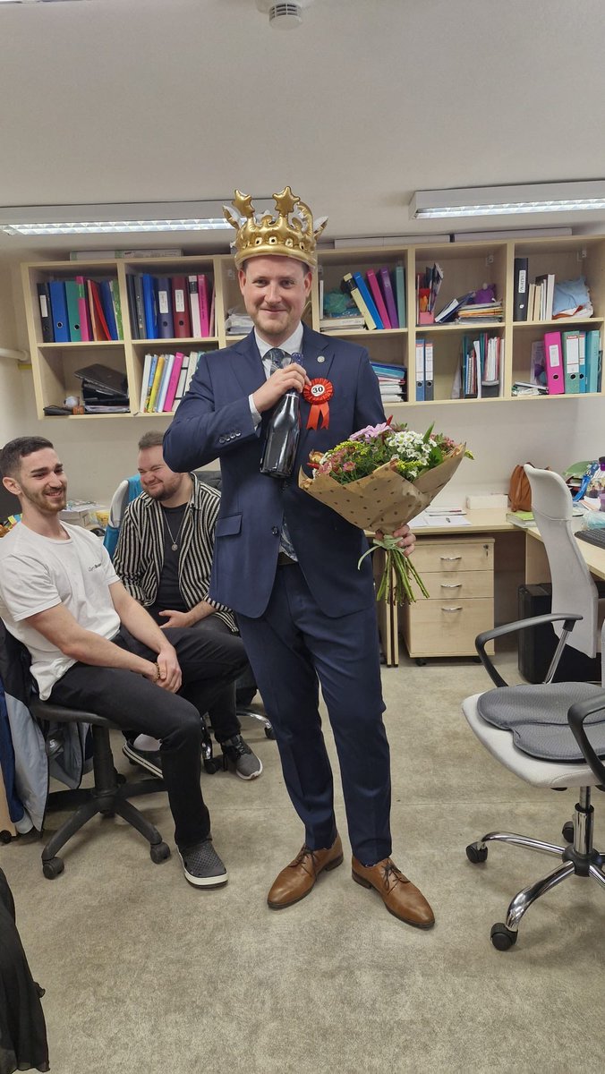 Krulova_Lab (@krulova_lab) on Twitter photo Our lab is beaming with pride as Dan completes his PhD on the effects of thermogenic stimuli on the immune system! 🎉Here's to many more successes 🥂 You're hot on the trail of more discoveries, thanks to your cool research! 🔥❄️
Wishing you all the best, Dr. Daniel ✨<a href="/Dan_Vasek/">Daniel Vašek</a> Our lab is beaming with pride as Dan completes his PhD on the effects of thermogenic stimuli on the immune system! 🎉Here's to many more successes 🥂 You're hot on the trail of more discoveries, thanks to your cool research! 🔥❄️
Wishing you all the best, Dr. Daniel ✨<a href="/Dan_Vasek/">Daniel Vašek</a>