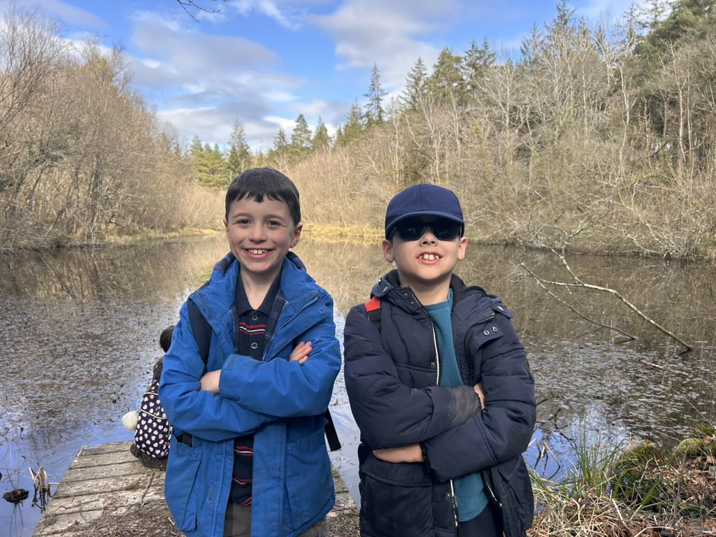 HarrisonPSchool's tweet photo. Pond dipping https://t.co/wRTVzhW0Dk