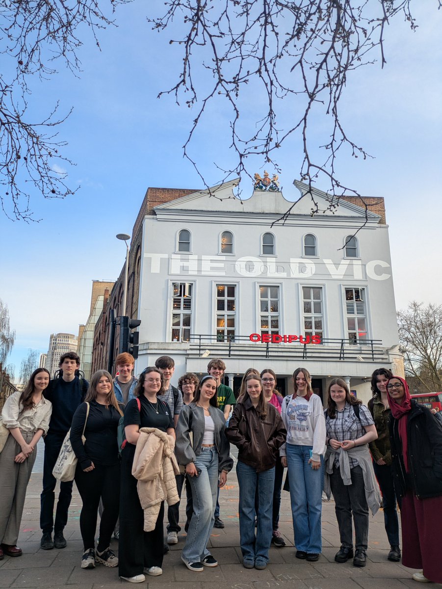 ClassicsNorth's tweet photo. It was a treat to take 16 state-school students from the Liverpool Greek Academy to London last weekend, to see the fantastic Oedipus production at @oldvictheatre. We even managed a speedy visit to @britishmuseum! Proud to bring Classics past and present to these fab students. https://t.co/cDf9k9PAGm