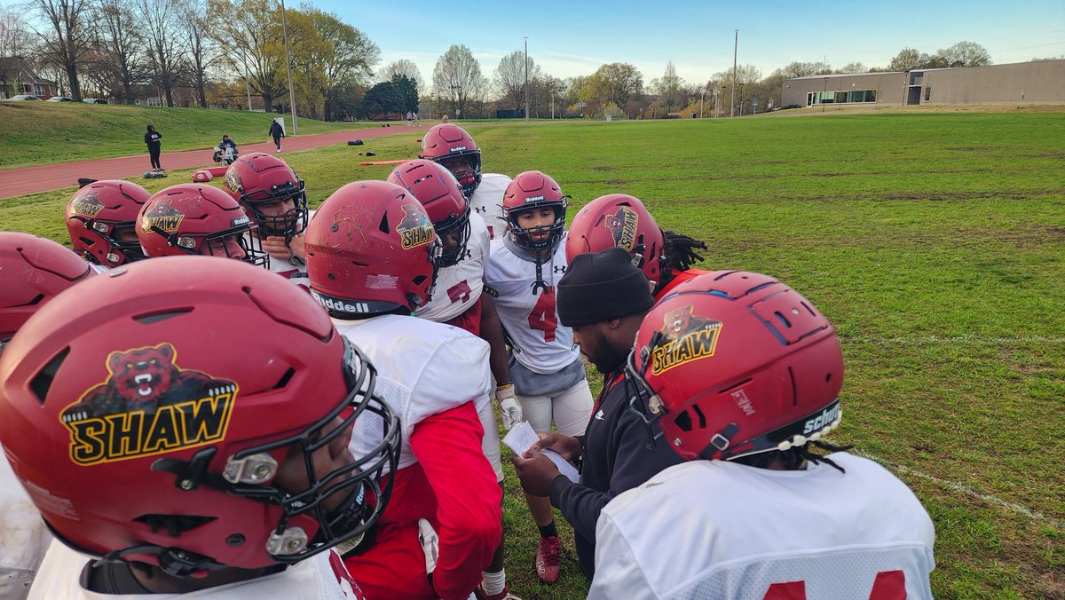 Morning work for <a href="/ShawU_Football/">ShawU_Football</a> 

#ShawU | #BearWithUs | #ManiGOTIME