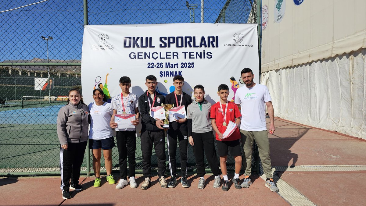 22-26 Mart tarihleri arasında Şırnak'ta düzenlenen Okul Sporları Gençler Tenis Grup Müsabakları'nda  Yüksekova Mehmet Akif Ersoy İmam Hatip Lisesi 
erkek takımımız şampiyon olup Türkiye Şampiyonası'na katılmaya hak kazandı.