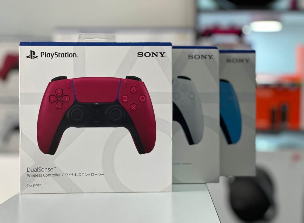 Immanuel_ud's tweet image. Brand New &amp; Pre-Owned PS5 Controllers Available.
•Pre-owned controllers fully tested
We’re located at town center market near business society park.
What’s app or call 260970771171.
#Ps5 #Selling #controllers #ad