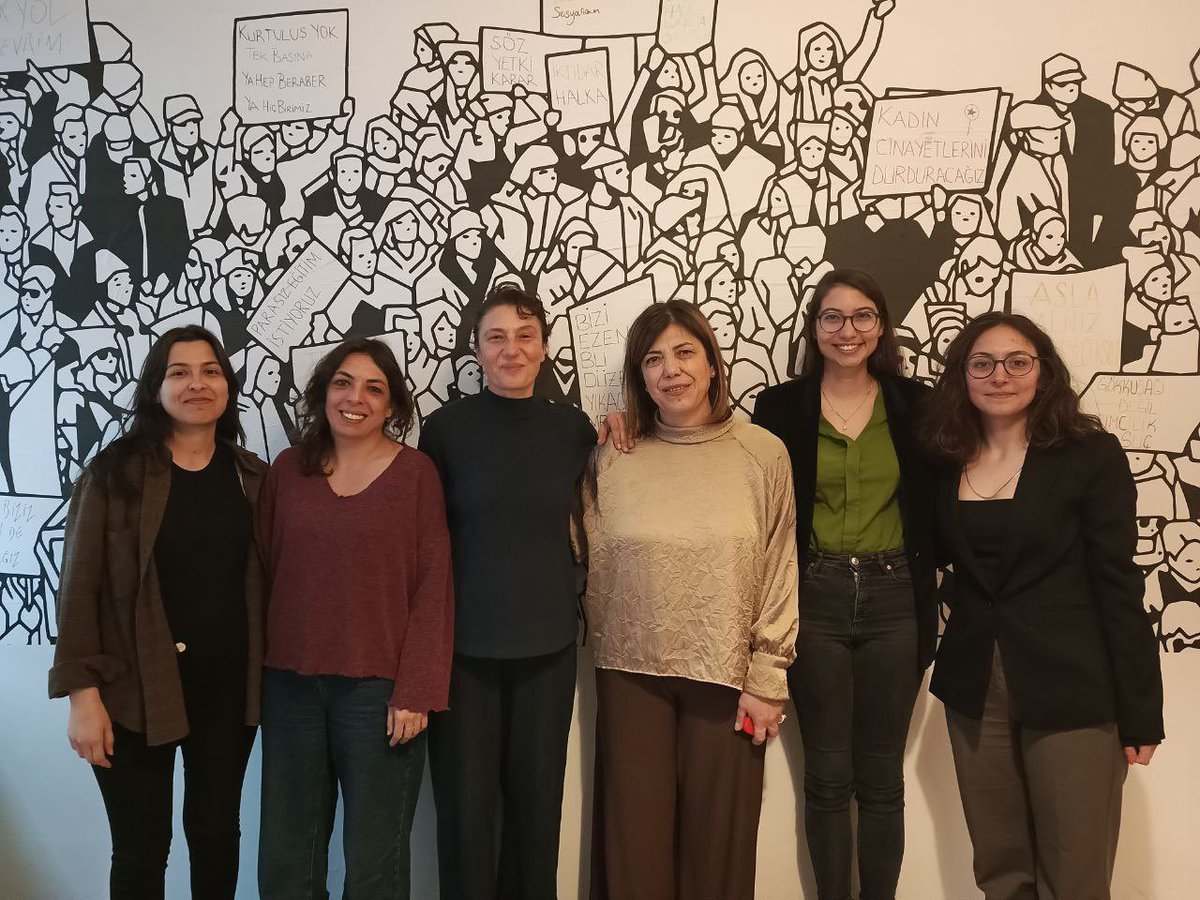 HDK Kadın Meclisleri Eş Sözcüsü Meral Danış Beştaş ve heyeti platformumuzu ziyaret etti.

Şiddet son bulana dek, barış eşitlik ve özgürlük mücadelemizi yan yana sürdüreceğiz.