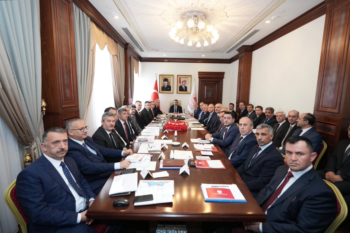 Yusuf Tekin (@yusuf__tekin) on Twitter photo 📍Bursa/ İl Eğitim Değerlendirme Toplantısı 
Bursa Valiliğimizi ziyaret ederek değerli Valimiz Erol Ayyıldız ile ilimiz özelinde gerçekleştirilen eğitim çalışmalarımıza dair fikir alışverişinde bulunduk. Ardından il eğitim yöneticilerimizle İl Eğitim Değerlendirme Toplantımızı 📍Bursa/ İl Eğitim Değerlendirme Toplantısı 
Bursa Valiliğimizi ziyaret ederek değerli Valimiz Erol Ayyıldız ile ilimiz özelinde gerçekleştirilen eğitim çalışmalarımıza dair fikir alışverişinde bulunduk. Ardından il eğitim yöneticilerimizle İl Eğitim Değerlendirme Toplantımızı