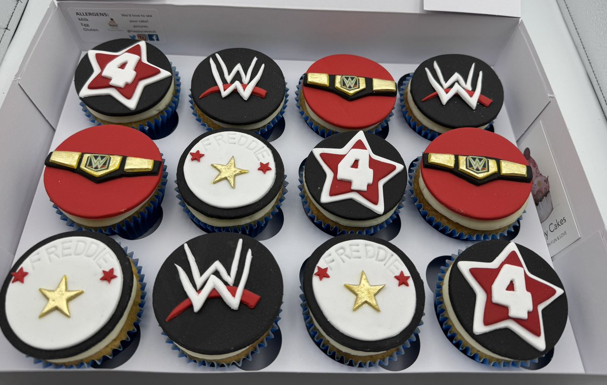 Another set of fab themed cupcakes by Dawn 
These ones just might’ve been a celeb order 😉

#wrestlingcupcakes